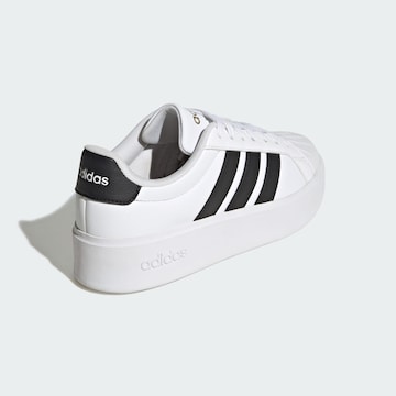ADIDAS SPORTSWEAR Trampki niskie 'Streettalk Bold' w kolorze biały