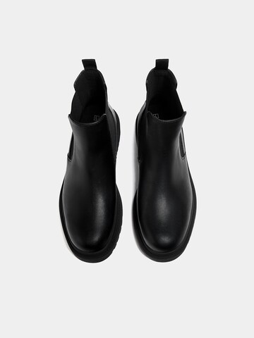 Pull&Bear Chelsea Boots in Schwarz