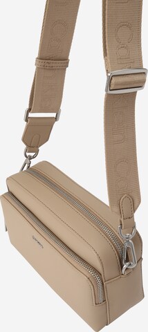 Calvin Klein - Bolso de hombro en beige