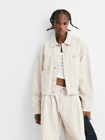 Pull&Bear Přechodná bunda – béžová: přední strana