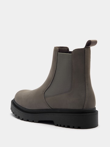 Pull&Bear Chelsea Boots in Grau