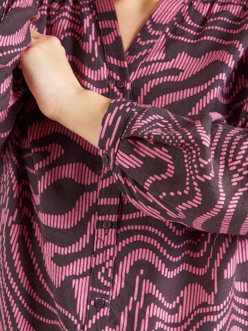 Camicia da donna 'CARITHILDA ANITA' di ONLY Carmakoma in nero