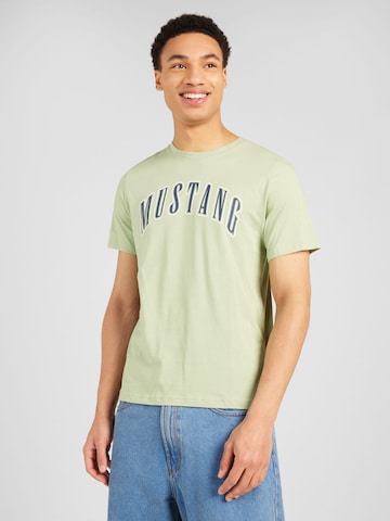 MUSTANG Koszulka 'Austin' w kolorze zielony: przód
