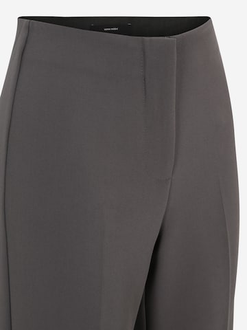 Regular Pantalon à plis 'SANDY' Vero Moda Petite en gris