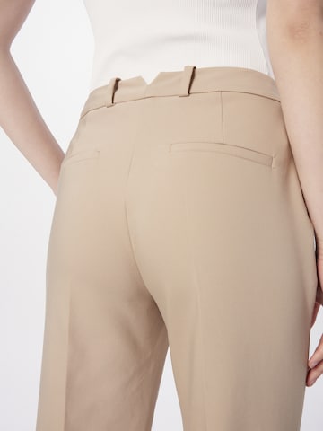 Regular Pantalon à plis COMMA en marron