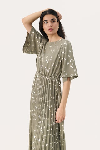 Robe 'SarafinaPW' Part Two en gris