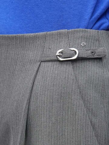 Wide leg Pantaloni con pieghe 'SLOANE' di Abercrombie & Fitch in grigio