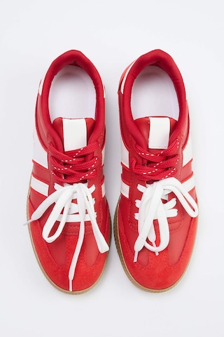 Baskets basses Trendyol en rouge