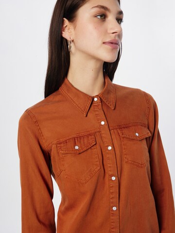 VILA Skinny Μπλούζα 'Bista' σε καφέ