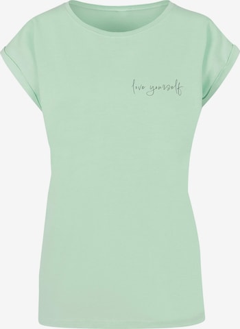 Merchcode T-Shirt 'Love Yourself ' in Grün: predná strana