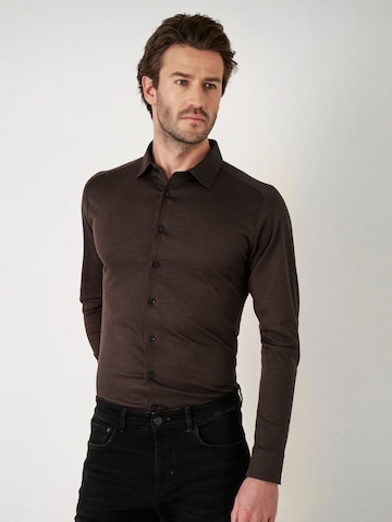 DESOTO Slim fit Business shirt in Brown: front