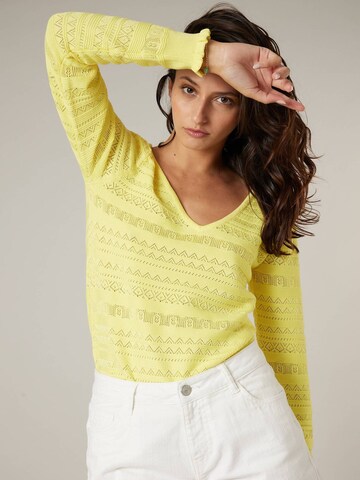 Pull-over 'Juna' Deeluxe en jaune : devant