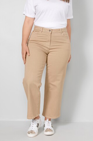 Loosefit Jean Sara Lindholm en beige : devant