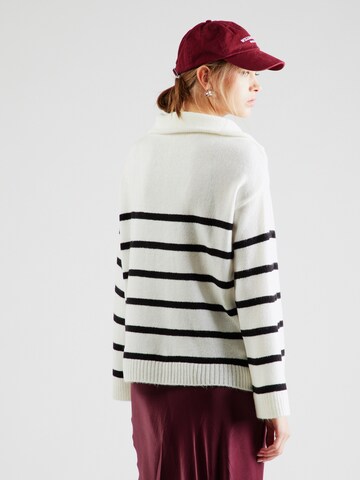 Pullover 'Nala' di ABOUT YOU in bianco