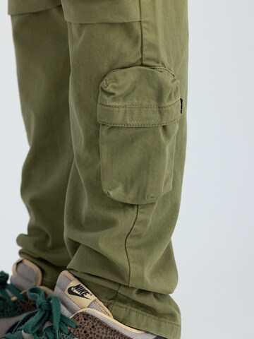 regular Pantaloni cargo di ALPHA INDUSTRIES in verde