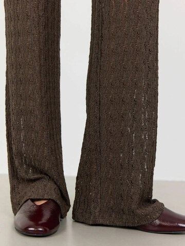 Regular Pantalon Levete Room en marron