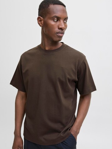 JACK & JONES T-Shirt 'JJEUrban Edge' in Braun