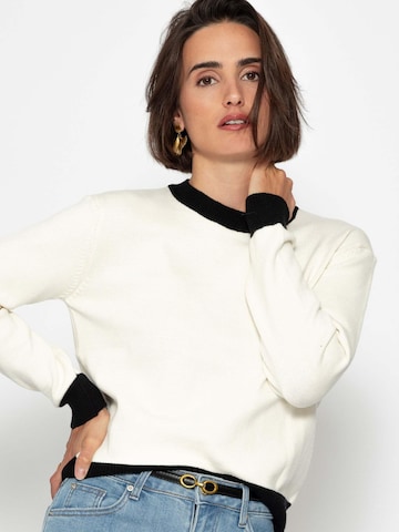SASSYCLASSY Sweater in White
