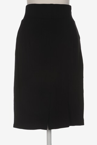 Mandarin Skirt in M in Black