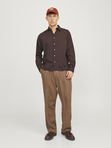 JACK & JONES Comfort Fit Skjorte i brun