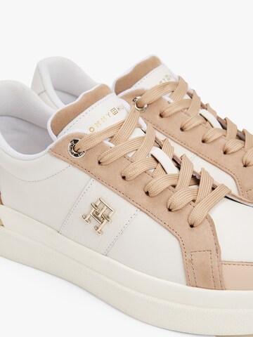 TOMMY HILFIGER Σνίκερ χαμηλό σε λευκό