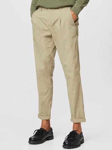 Lindbergh Regular Pleat-Front Pants in Beige: front