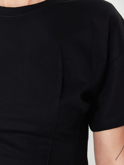 Trendyol T-Shirt in S in schwarz, Produktansicht