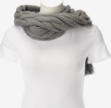 UGG Scarf & Wrap in One size in Grey: front