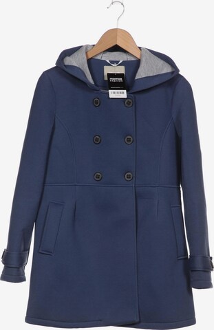 Amber & June Jacket & Coat in M in Blue: front