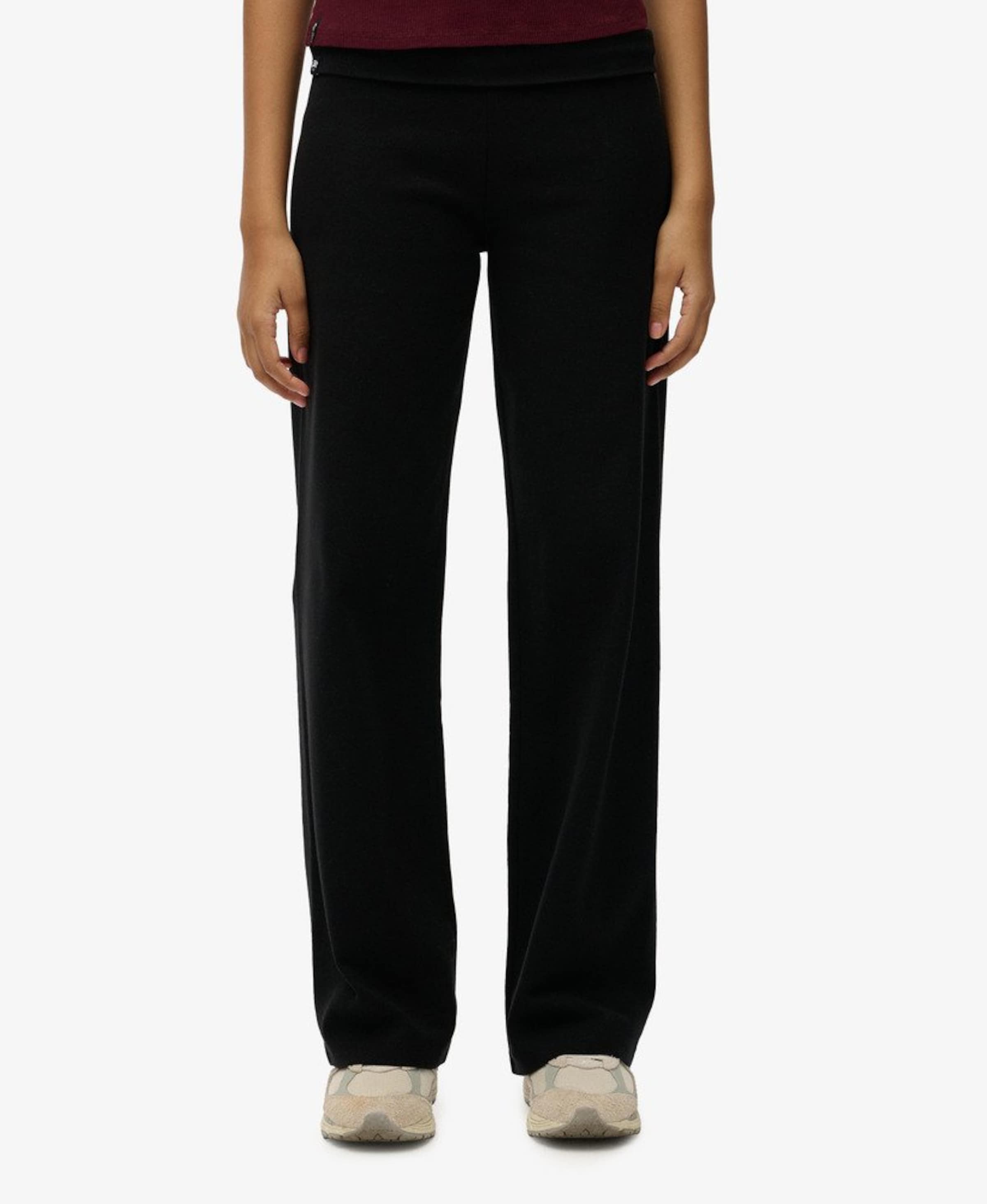 Loosefit Pantalon 'Athletic Essentials' Superdry & Co en noir : devant