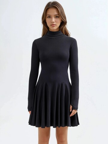 Busem - Vestido em preto: frente