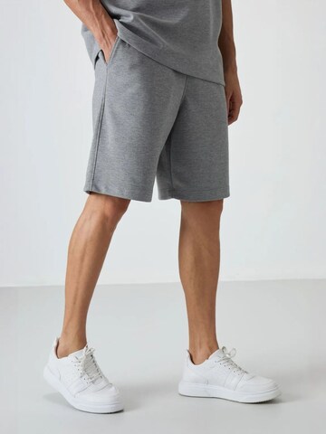 Regular Pantalon Tommy Life en gris