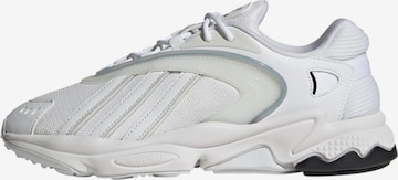 ADIDAS ORIGINALS Sneakers laag 'Oztral' in Wit: voorkant