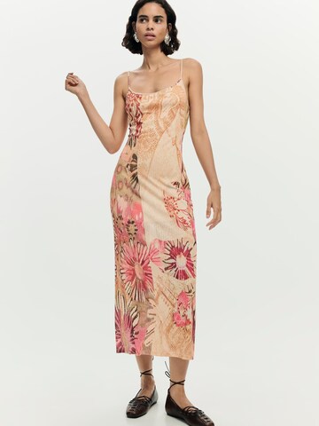 Desigual Klänning i beige: framsida