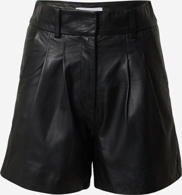 Warehouse Regular Pleat-front trousers in Black: front