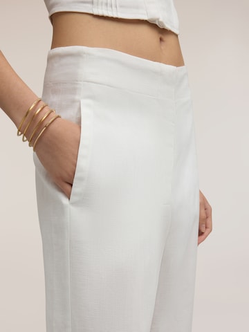 MOTIVI - regular Pantalón en blanco