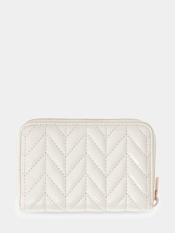 GUESS Wallet 'Cheryl' in White