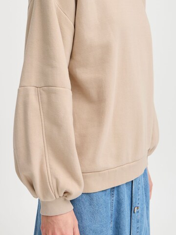 b.young Sweatshirt 'Stana' in Bruin