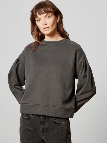 Aligne Sweatshirt 'Ashley' in Grey: front