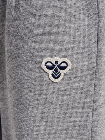 Hummel Tapered Broek in Grijs