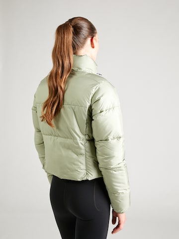 COLUMBIA Куртка в спортивном стиле 'Puffect' в Зеленый