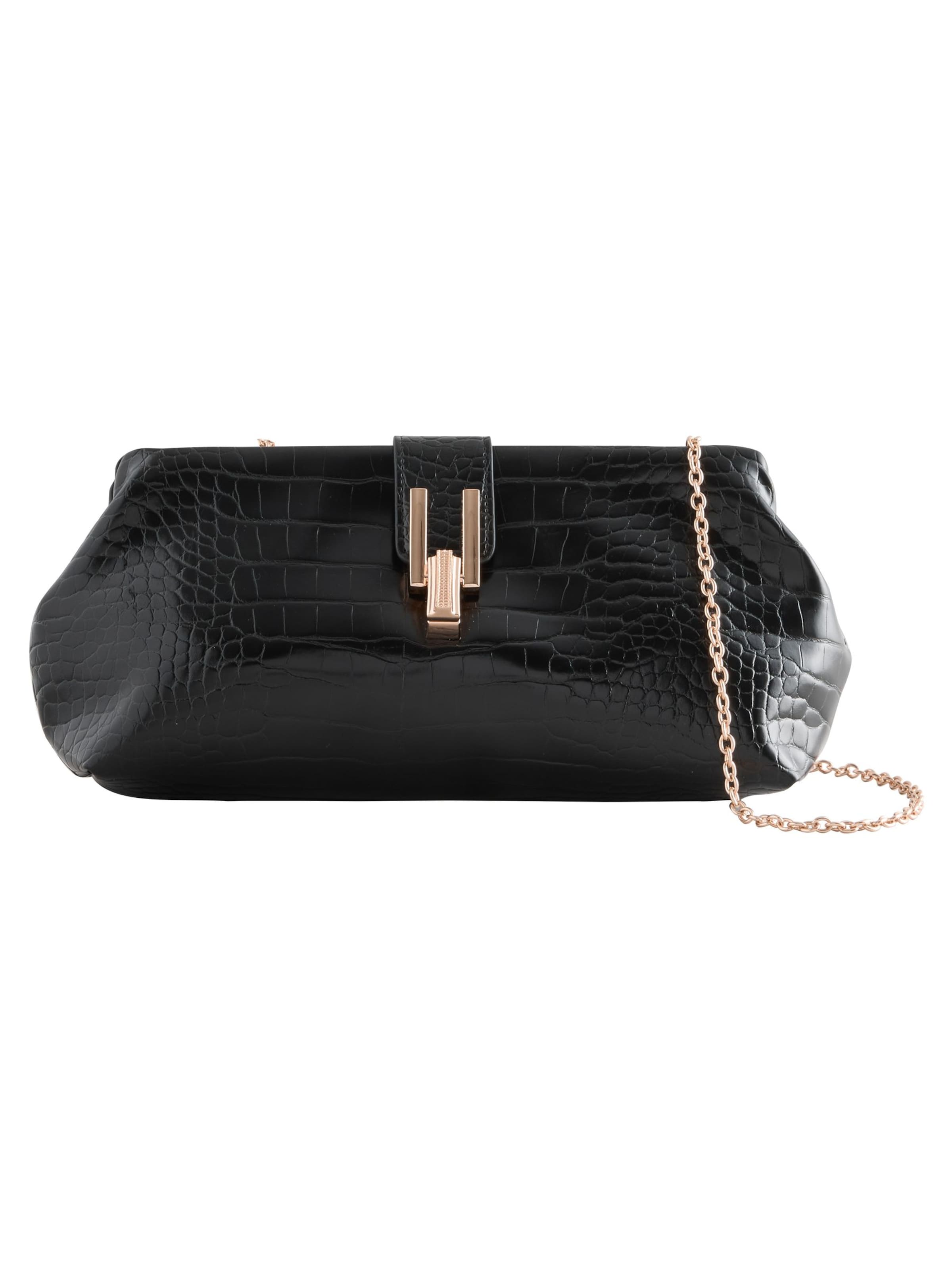 Next Клъч в черно: отпред