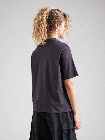 Noisy may T-shirt 'NMKARLA' i grå