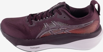 Chaussure de course ASICS en rouge : devant