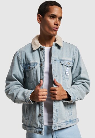 Veste mi-saison Karl Kani en bleu : devant