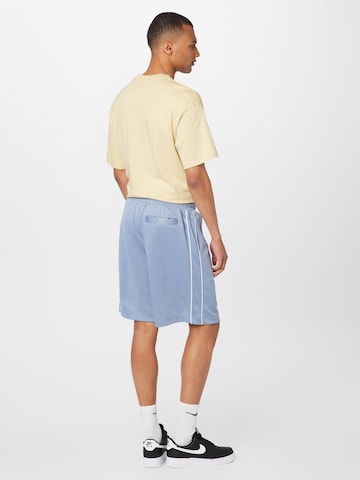 Nike Sportswear Regular Pants in Blue