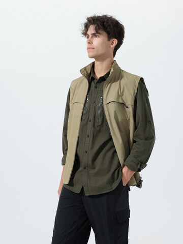 YOUTHUP Vest in Green