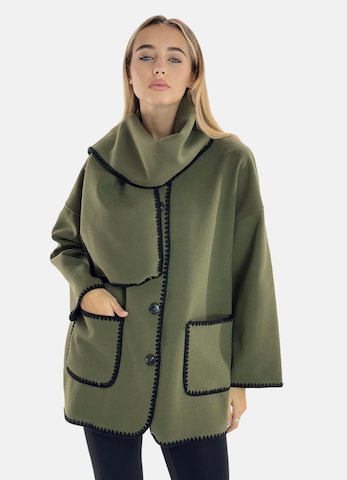 Elara Tussenmantel in Groen: voorkant