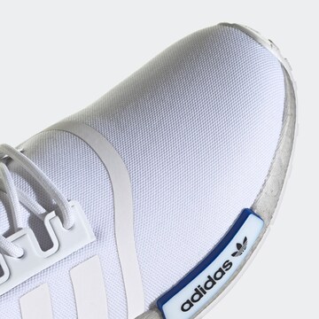 ADIDAS ORIGINALS Sneaker low 'NMD R1' in Weiß