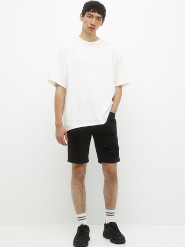 Pull&Bear Regular Farkut värissä musta